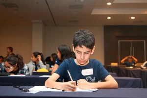 Niño en la Olimpiada Mexicana de Historia